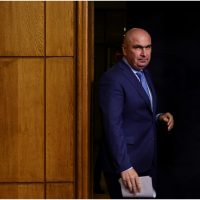 Ilie Bolojan, reticent în declarații cu privire la concedierile anunțate la Guvern: „Degeaba insistați” | AUDIO