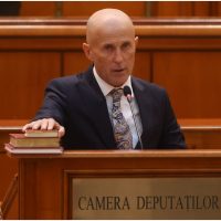 Mugur Mihăescu susține că nu a știut pentru ce sunt banii pe care i-a încasat lunar ca deputat pentru plata chiriei: (…)