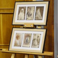 O colecție cu peste 100 de cărți poștale cu familia regală a României poate fi văzută la Râmnicu Vâlcea | (…)