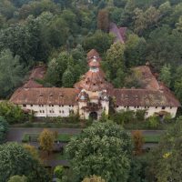 Scandalul pe monumentele de patrimoniu din Govora se lasă cu plângeri penale. Acuzații, inclusiv de corupție, (…)