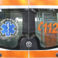 Dolj: Un copil de nouă ani este în stare critică după ce a fost găsit pe fundul unei piscine | AUDIO