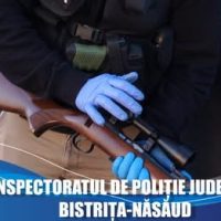 Să râdem cu Poliția Română:„Ce mai găsim prin coletele din perioada sărbătorilor? Nu doar pulovere şi fursecuri, ci (…)