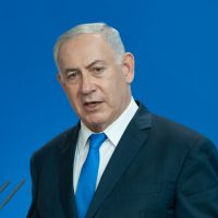 Netanyahu îl acuză pe Macron că „alimentează focul antisemit” prin faptul că susține recunoașterea Palestinei