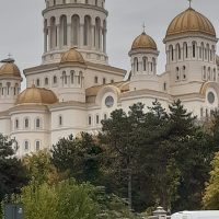 Jandarmii au reținut un bărbat care distribuia credincioșilor ziare despre Mişcarea Legionară