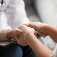 Doi deputați propun pedepse cu închisoarea pentru întreruperea sarcinii după 14 săptămâni. Președinta Organizației (…)