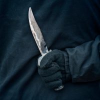 Arest preventiv pentru bărbatul care a înjunghiat, pe stradă, o femeie din București|Atacatorul ieșise din (…)