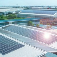 Cum alegi panouri fotovoltaice industriale pentru acoperișuri metalice? (P)