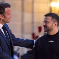 Volodimir Zelenski, așteptat la Palatul Élysée de președintele francez Emmanuel Macron, după negocieri de pace (…)