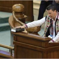 Neamț: Un senator PSD, acuzat că a furat un rucsac din holul Hotelului Central Plaza. Ce le-a spus Paul Gheorghe (…)