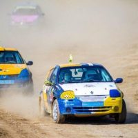 Doi spectatori răniți grav la o competiție sportivă în Argeș. O roată s-a desprins dintr-un bolid și i-a lovit în plin