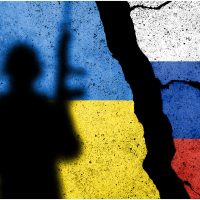 Rusia a lansat un atac cu rachete în estul Ucrainei, aproape de frontiera fluvială cu România. Trei oameni au murit. (…)