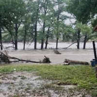 Doliu în Texas: inundaţiile devastatoare care au lovit în sudul Statelor Unite au făcut peste 100 de morţi