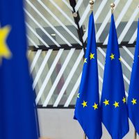 Eurobarometru: Aproape 90% dintre europeni cred că statele UE ar trebui să fie mai unite în fața amenințărilor&nbsp;(…)