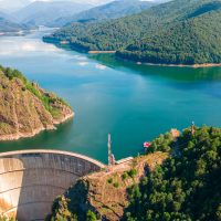 Exercițiu de deversare controlată la Barajul Vidraru. A fost emis un mesaj RO-Alert | AUDIO