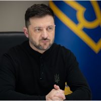 Volodimir Zelenski va merge la Casa Albă pentru a discuta „punctele sensibile” ale planului de pace cu Donald Trump. (…)