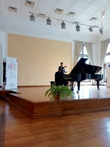 Pianiștii în prim plan: George Todică (Londra) și Ionela Butu (Iași), la Univers Muzical cu Daniela Vlad
