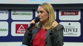 Întâmplare amuzantă povestită de Andreea Esca: „S-au întors la Otopeni și mi-au zis să vorbesc cu părinții”