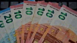 Moneda națională câștigă teren în fața principalelor valute