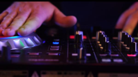 Noul hit dance românesc aflat acum în topurile internaționale. „Oricine a avut o dezamăgire în dragoste se regăsește&nbsp;(…)