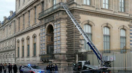 Procurorul șef al Parisului spune că furtul bijuteriilor din Luvru e comis de infractori mărunți