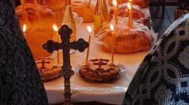 Tradiții de Moșii de vară 2026. Ce se dă de pomană în Sâmbăta morților
