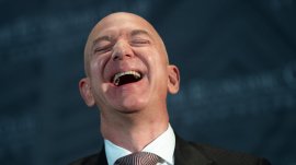 Miliardarul Bezos spune adevărul incomod: doar UN SINGUR lucru s-a înrăutăţit