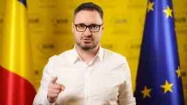 VIDEO Scandal în AUR: un membru a sărit la bătaie după o ceartă cu deputatul Dan Tanasă. 'Nu stau la masă cu borfașii!'
