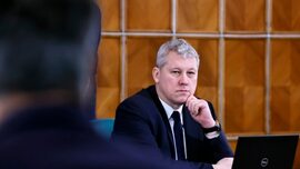 Interimatul lui Cătălin Predoiu se apropie de final. Ce se întâmplă după cele 45 de zile și precedentul Boc