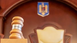 Ședință crucială pentru soarta Guvernului. CCR decide ce se întâmplă cu austeritatea lui Bolojan