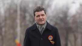 Bilanț în roz într-o realitate gri. Nicușor Dan se laudă cu stabilitatea țării, în timp ce românii sunt striviți de&nbsp;(…)