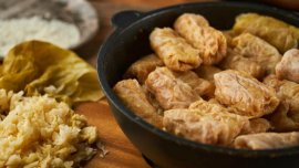 Se pune sau nu ou în compoziția de sarmale? Răspunsul bucătarilor