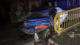 Accident rutier în Gorj! Un tânăr de 19 ani a intrat cu mașina direct într-un stâlp. O tânără, pasageră în&nbsp;(…)