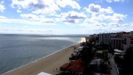 Oferta bulgarilor pentru litoral: reduceri de 40%, personal românesc şi mâncăruri româneşti