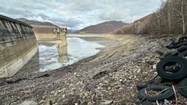 Criza apei din Prahova: Peste 100.000 de oameni nu au încă apă de băut. Scenariul oferit de Apele Române: restricții (…)