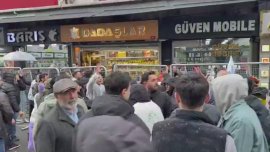 1 Mai, ziua furiei în Europa. Proteste uriașe și tensiuni în Paris, Atena, Turcia și Madrid. Gaze lacrimogene și mai&nbsp;(…)