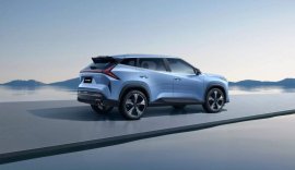 Revoluție neașteptată în auto: șeful Geely spune că electricele sunt prea grele, iar metanolul ar putea schimba tot&nbsp;(…)