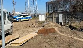Doi muncitori, electrocutaţi pe şantierul unui cimitir din Buzău. Cum s-a produs accidentul