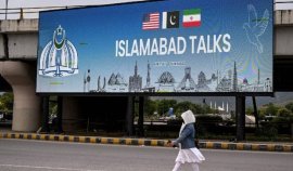 Livetext Război în Iran, ziua 43. SUA și Iran, negocieri la Islamabad, dar armistițiul e fragil. O singură navă a&nbsp;(…)