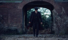 „Peaky Blinders: The Immortal Man” și inspirația din spatele costumelor care au redefinit moda masculină