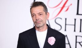 Pieter Mulier părăsește Alaïa după cinci ani la conducerea creativă