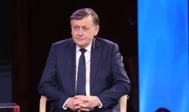 Crin Antonescu: „Haştag-reziştii, aceşti bolșevici cu burţi pline, minți înguste cu pretenții de coana Chirița,&nbsp;(…)