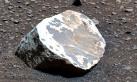 Cum au ajuns mai multe roci albe bizare pe planeta Marte?