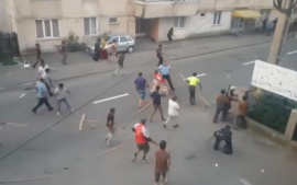Bătaie între doua clanuri de romi la Târgu Neamţ