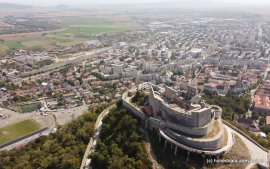 Originea controversată a numelui orașului Deva. Ipotezele stranii care îl leagă de Decebal, celți și râuri sacre