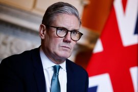 Demisia lui Keir Starmer e iminentă. Defunctul Epstein zdruncină scaunul premierului britanic