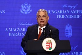 Viktor Orbán renunță la mandatul de parlamentar
