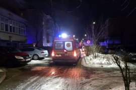 Explozie într-un bloc din Alba Iulia. Mai multe apartamente au fost afectate, pompierii și medicii au intervenit de&nbsp;(…)