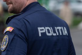 O fată de 16 ani a fost descoperită inconștientă pe stradă / Se presupune că ar fi fost electrocutată după ce un&nbsp;(…)