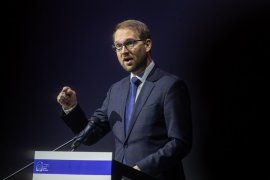 Fritz: PSD și AUR și-au dat mâna ca să o țină în funcție cât mai mult pe Renate Weber, care se află de doi ani&nbsp;(…)