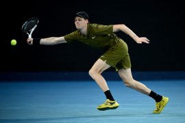 Jannik Sinner a vrut să abandoneze în turul al treilea la Australian Open, dar decizia organizatorilor l-a salvat in&nbsp;(…)